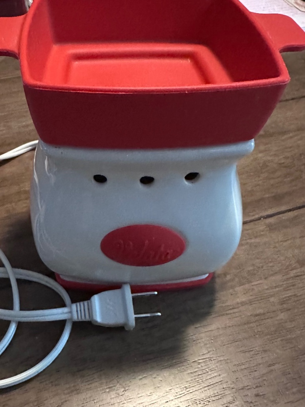 Velata Red and White Curve Fondue Warmer - Chocolate, Cheese, Scented Wax Melts
